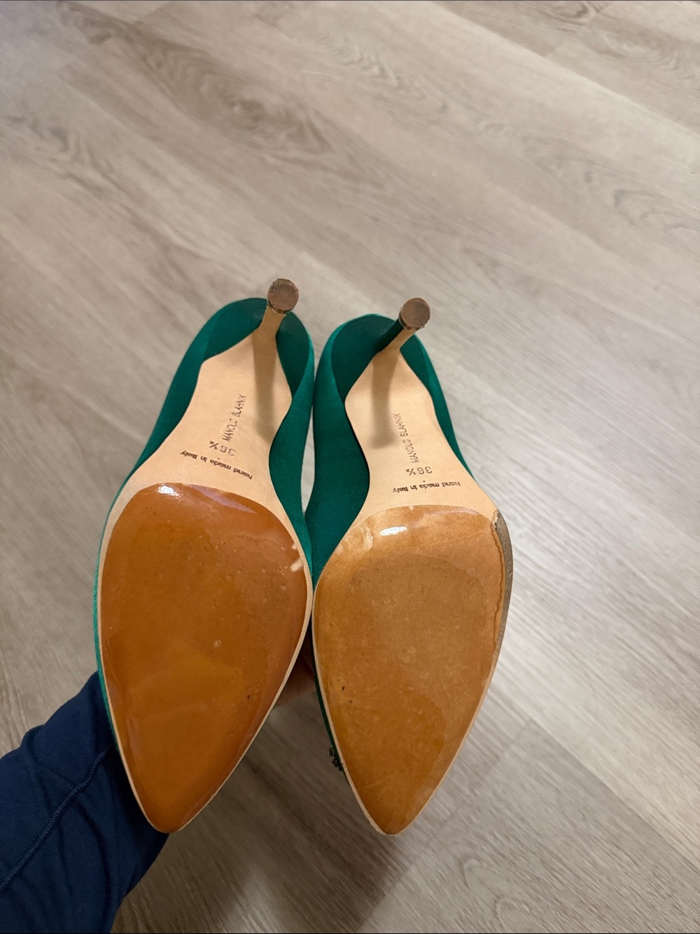 Manolo Blahnik Emerald Green Satin Pointed Pumps with Crystal Buckle - Picture 2 of 6